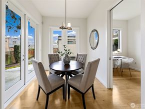 526 14th Avenue W, Kirkland WA 98033