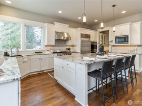 3232 112th Avenue SE, Bellevue WA 98004