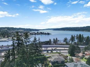 3232 112th Avenue SE, Bellevue WA 98004