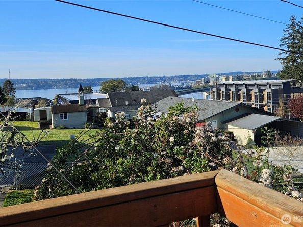 2007 E 15th Street, Bremerton WA 98310