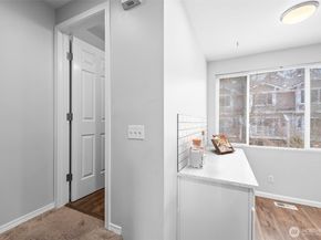 16373 119th Terrace NE 315, Bothell WA 98011