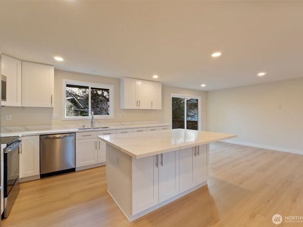 14522 NE 5th Street, Bellevue WA 98007