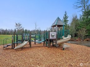 6827 SE Gove Street 10, Snoqualmie WA 98065