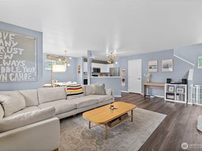 6827 SE Gove Street 10, Snoqualmie WA 98065