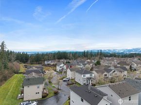 6827 SE Gove Street 10, Snoqualmie WA 98065