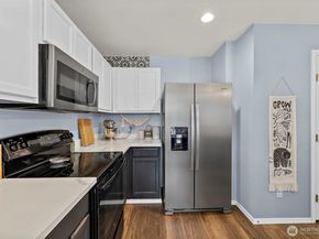 6827 SE Gove Street 10, Snoqualmie WA 98065