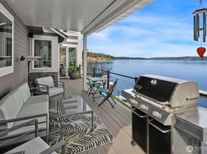 3828 W Lake Sammamish Parkway SE, Bellevue WA 98008
