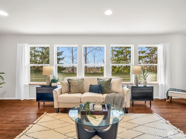 10518 157th Avenue NE, Redmond WA 98052