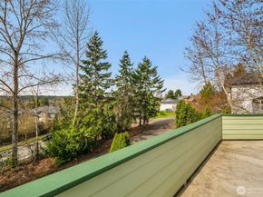 10518 157th Avenue NE, Redmond WA 98052