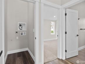 503 NE 42nd Street, Seattle WA 98105