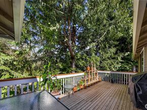 20714 NE 43rd Street, Sammamish WA 98074