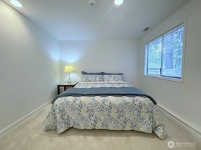 20714 NE 43rd Street, Sammamish WA 98074