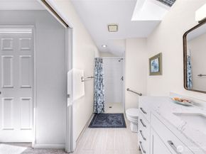 20714 NE 43rd Street, Sammamish WA 98074