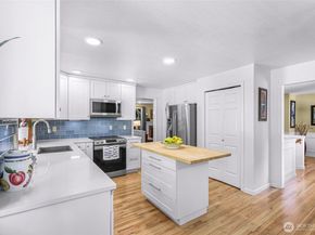 20714 NE 43rd Street, Sammamish WA 98074