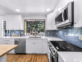 20714 NE 43rd Street, Sammamish WA 98074