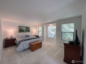 20714 NE 43rd Street, Sammamish WA 98074