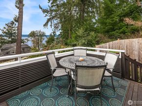 15828 25th Avenue SW, Burien WA 98166