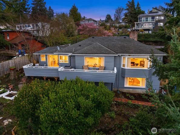 15828 25th Avenue SW, Burien WA 98166