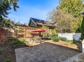 250 NE 50th Street, Seattle WA 98105