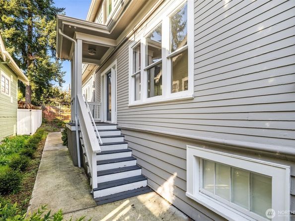 250 NE 50th Street, Seattle WA 98105