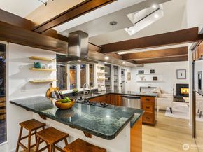 1520 Sycamore Drive SE, Issaquah WA 98027