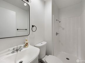 5302 S 137th Street, Tukwila WA 98168