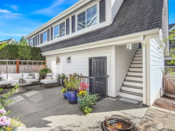 2593 NE Park Drive, Issaquah WA 98029