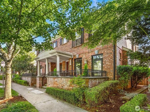 2593 NE Park Drive, Issaquah WA 98029