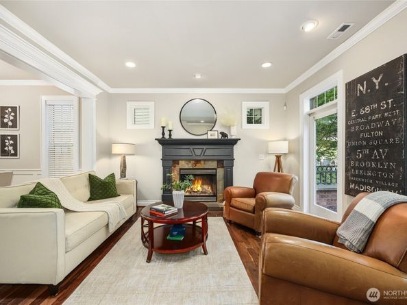 2593 NE Park Drive, Issaquah WA 98029