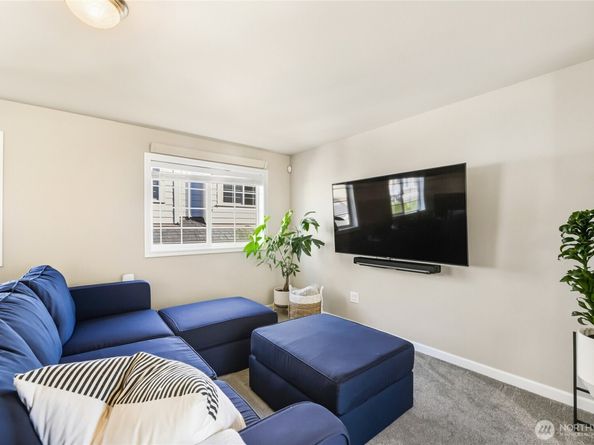 2593 NE Park Drive, Issaquah WA 98029