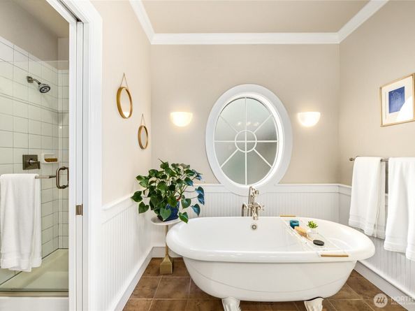 2593 NE Park Drive, Issaquah WA 98029