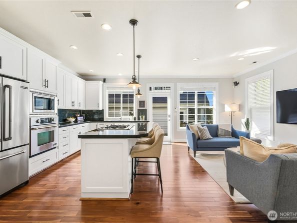 2593 NE Park Drive, Issaquah WA 98029