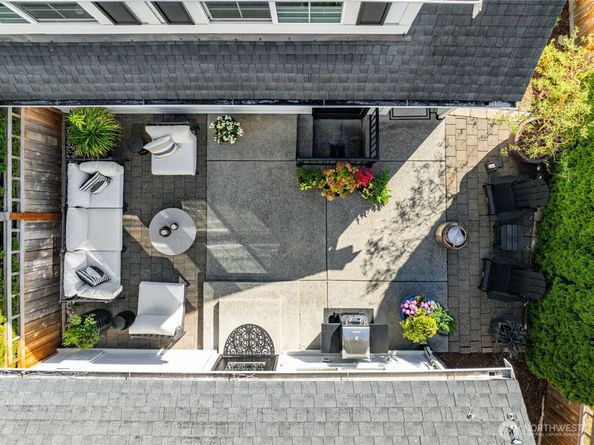 2593 NE Park Drive, Issaquah WA 98029