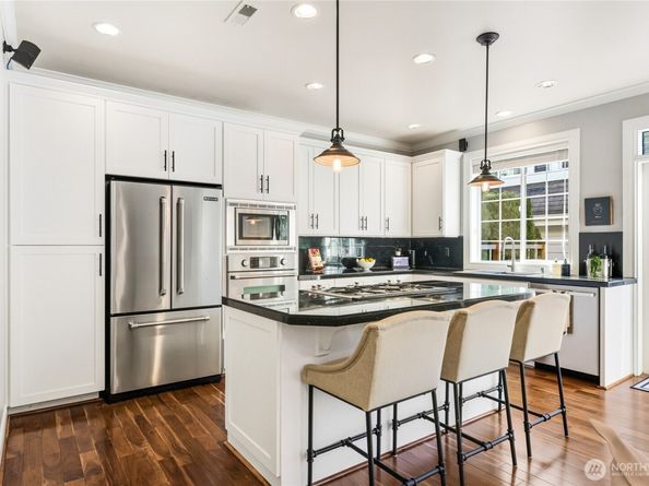 2593 NE Park Drive, Issaquah WA 98029