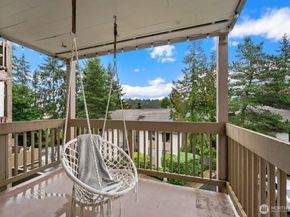 10424 NE 32nd Place C204, Bellevue WA 98004