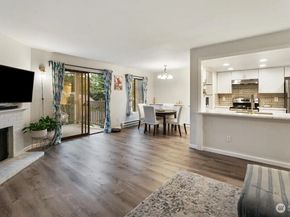 10424 NE 32nd Place C204, Bellevue WA 98004
