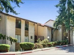 10424 NE 32nd Place C204, Bellevue WA 98004