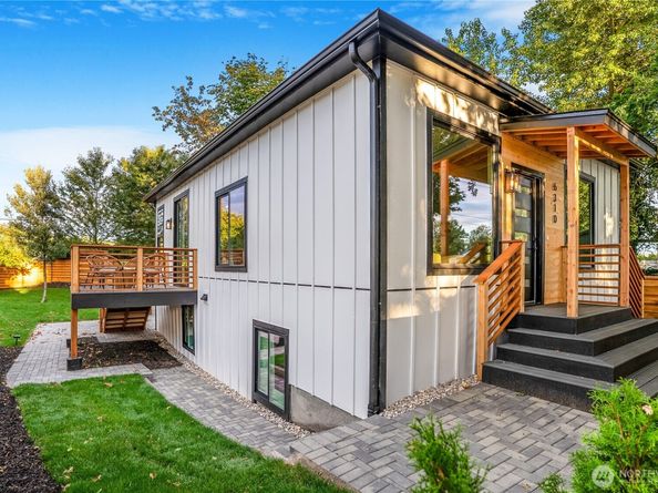 6310 S Ellis Avenue 1, Seattle WA 98108