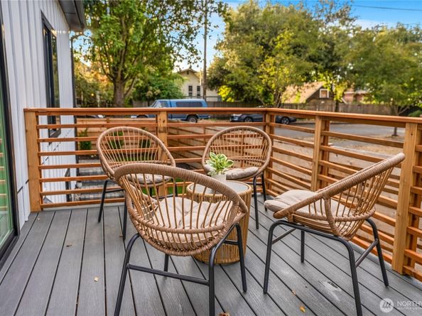 6310 S Ellis Avenue 1, Seattle WA 98108