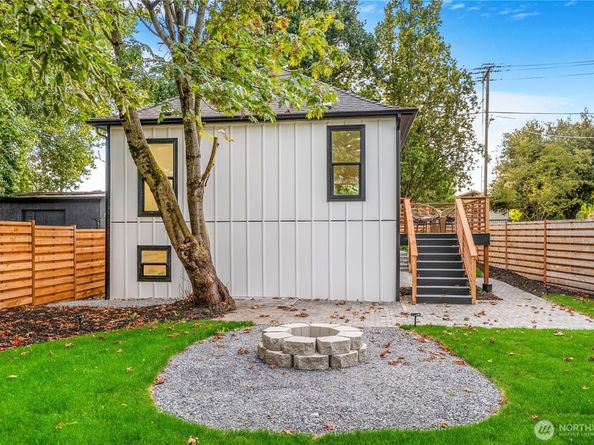 6310 S Ellis Avenue 1, Seattle WA 98108