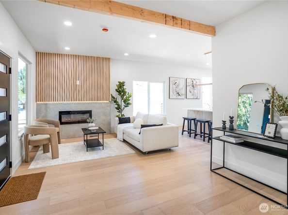 6310 S Ellis Avenue 1, Seattle WA 98108