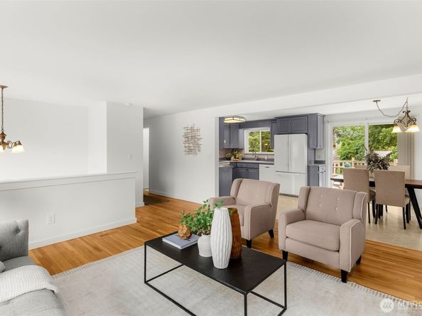 2520 166th Avenue NE, Bellevue WA 98008