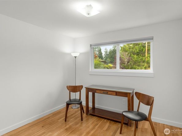 2520 166th Avenue NE, Bellevue WA 98008