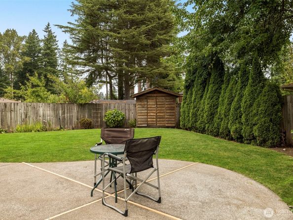 2520 166th Avenue NE, Bellevue WA 98008
