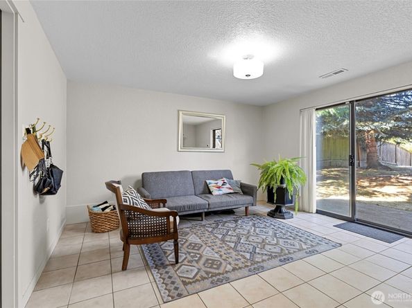 9136 49th Avenue W, Mukilteo WA 98275