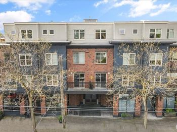 1909 10th Avenue W