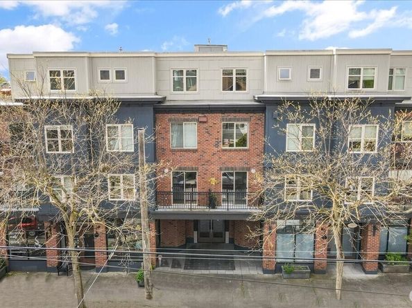 1909 10th Avenue W 301, Seattle WA 98119