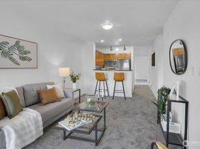 1909 10th Avenue W 301, Seattle WA 98119