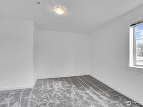 1909 10th Avenue W 301, Seattle WA 98119