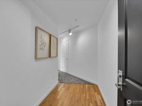 1909 10th Avenue W 301, Seattle WA 98119